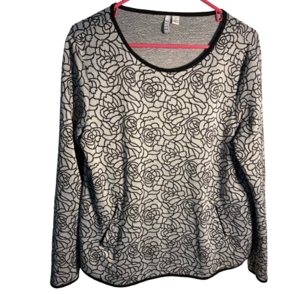 Elle Women's Long Sleeve Stretch Knit Floral Print Top size L with pockets